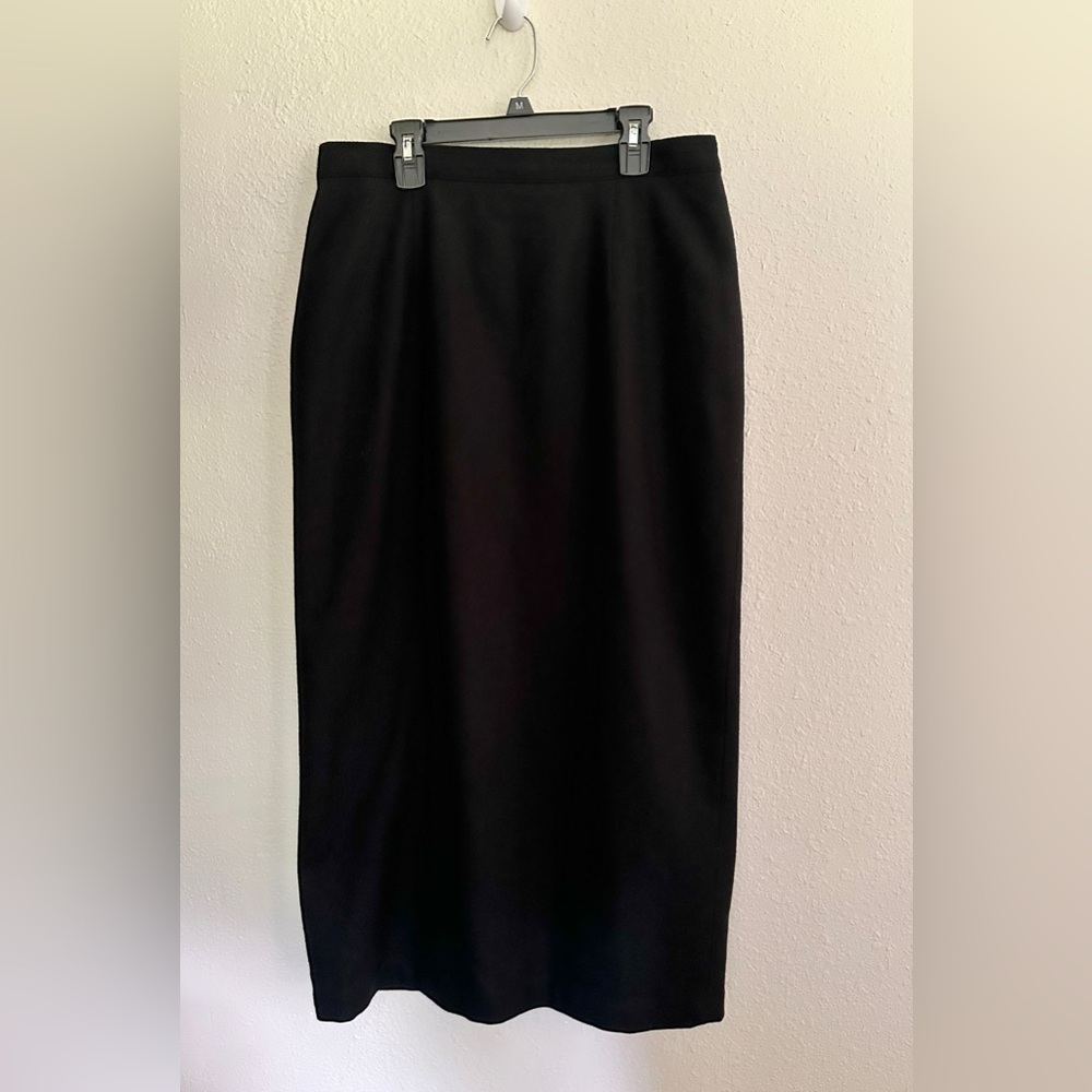 Vintage Women’s Sag Harbor Long Wool Skirt Size 12 in black